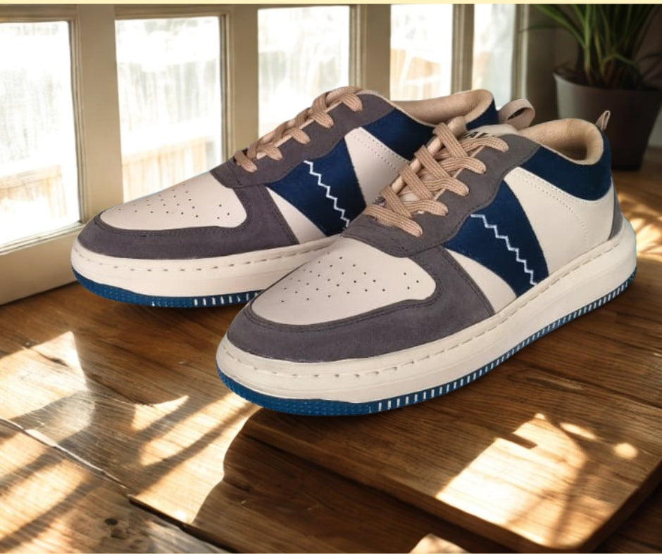 LACE-UP SNEAKERS